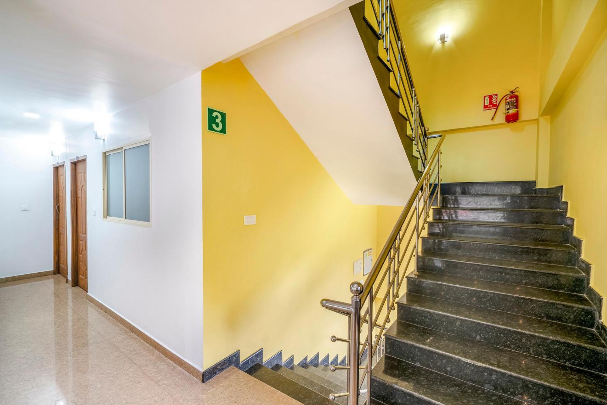 Fabhotel Abrigo Residency Anaviratty Exterior photo